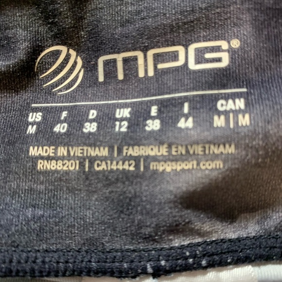 Activewear Capri Leggings - Picture 3 of 3